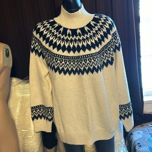 Women’s size XL Old Navy sweater.  Only worn 1 time.  Like new condition.